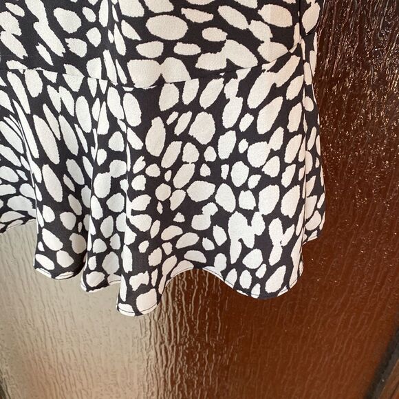 Who What Wear black and white print mini dress in xs. - Picture 4 of 7